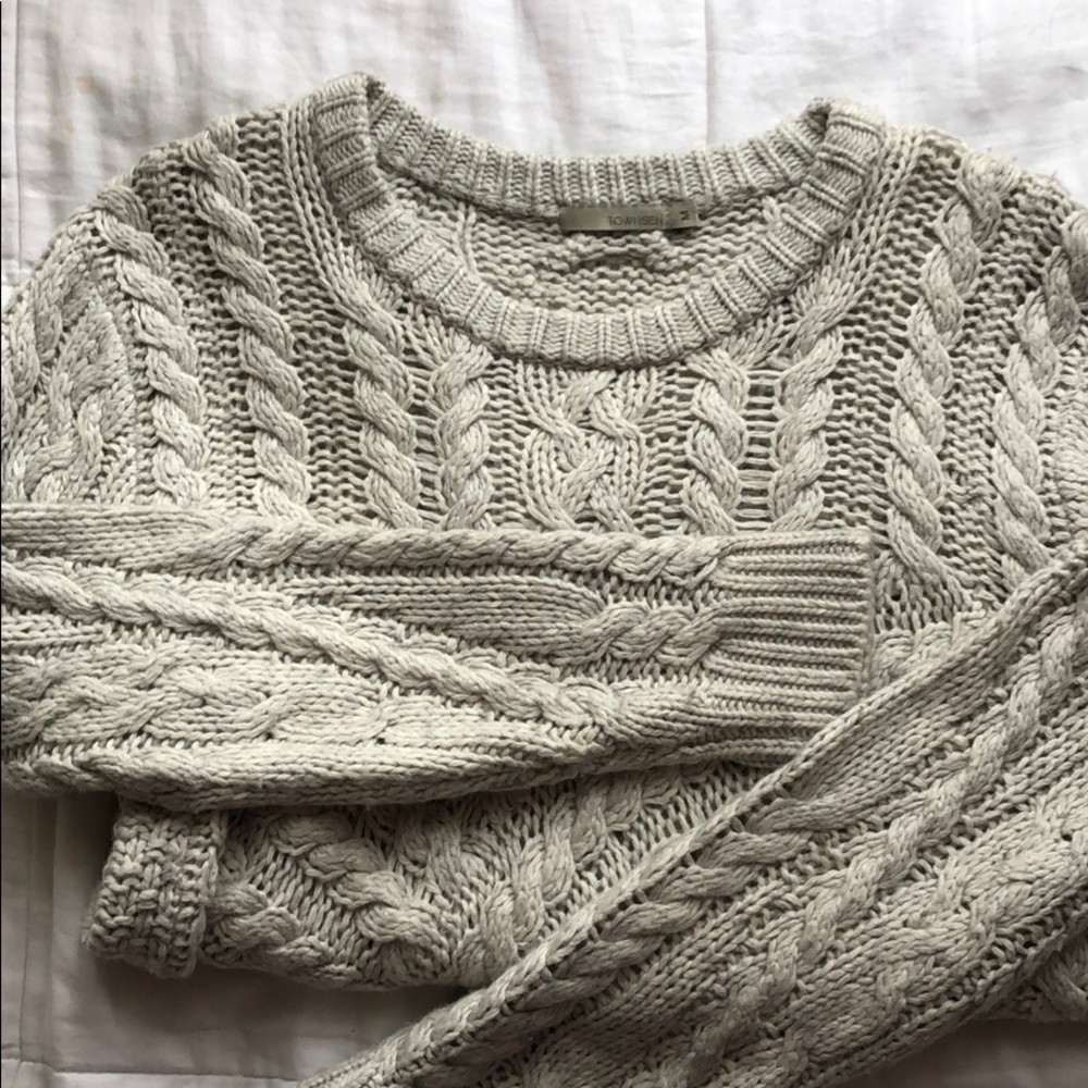 TOWNSEN CableKnit Sweater size MEDIUM